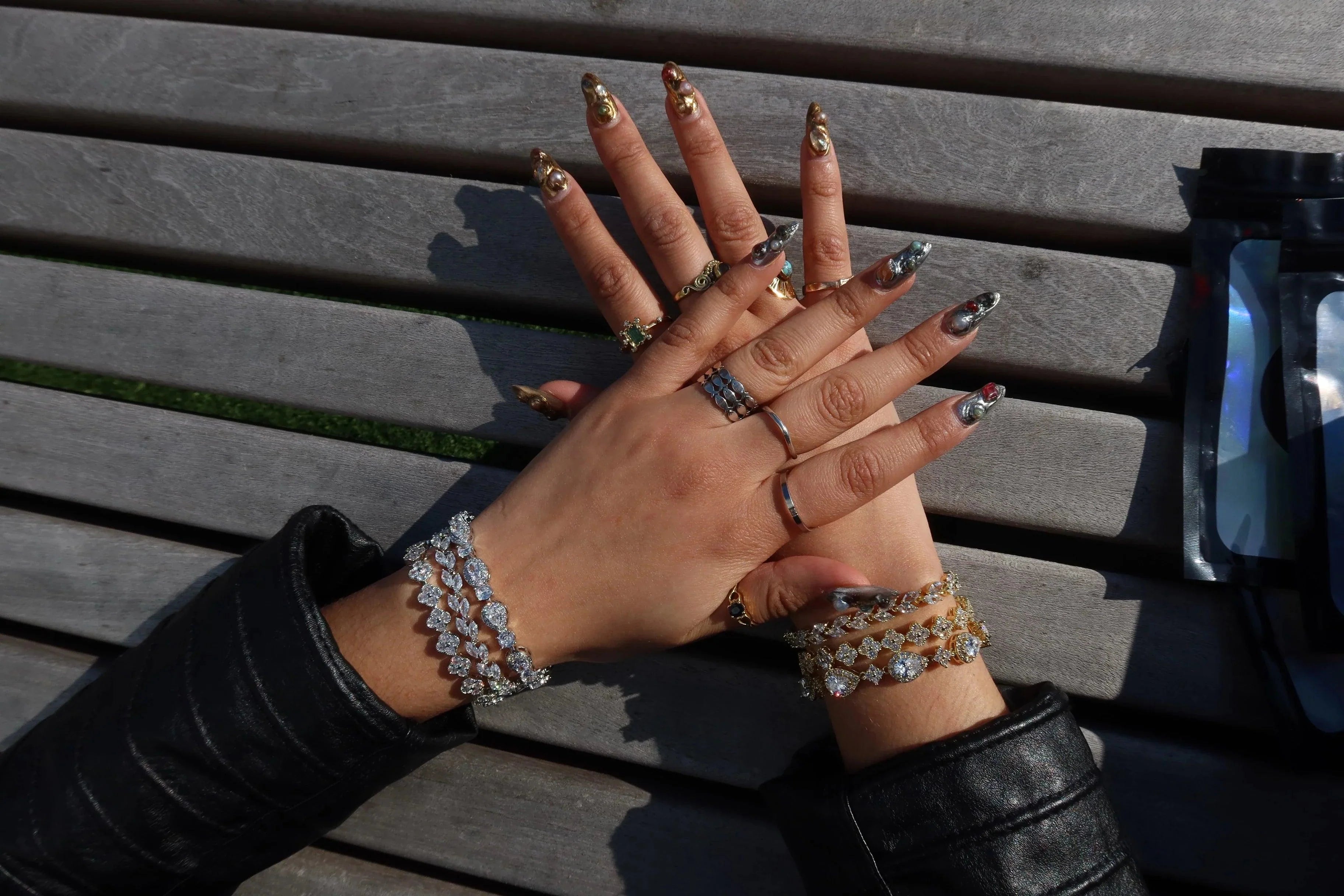 How to Clean Your Bracelets and Keep Them Sparkling - iLLUSIA