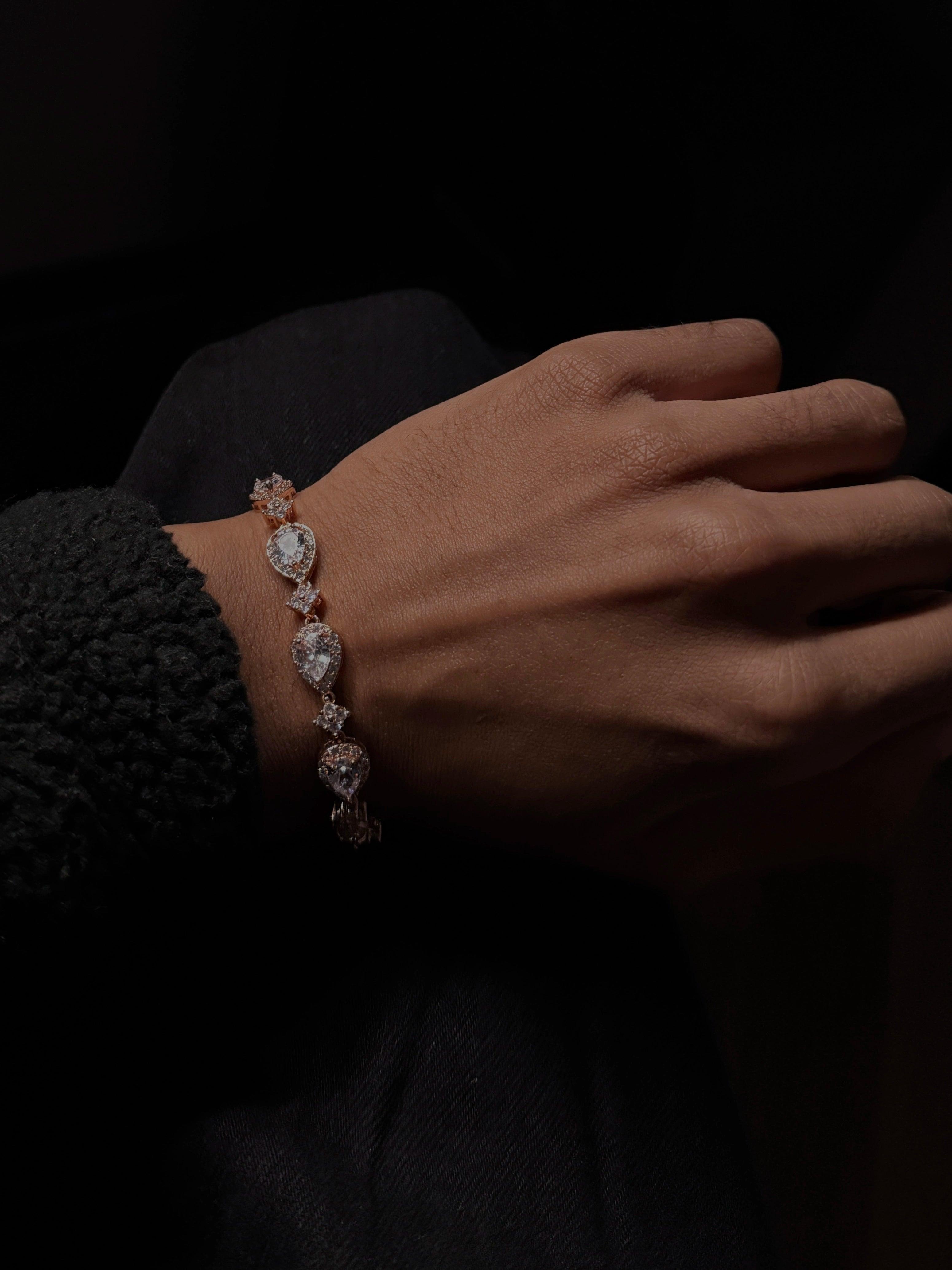 Star Drop Bracelets - iLLUSIA