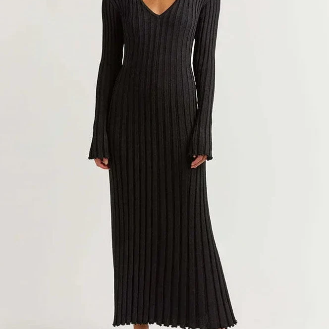 Ribbed Knit Maxi Dress with V-Neck and Flared Cuffs — view 3